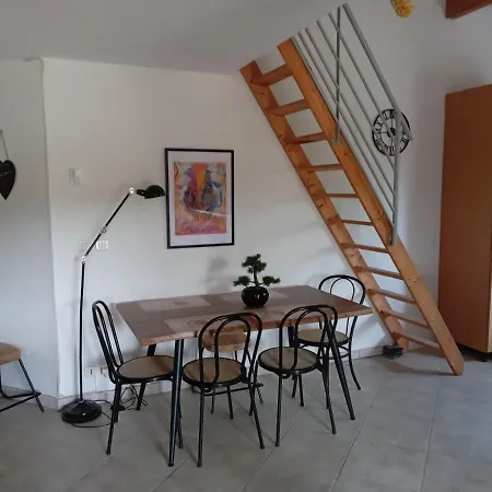 Détente Au Vakantiehuis Nîmes