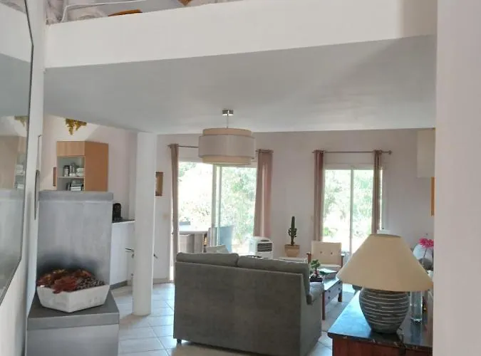 Détente Au Vakantiehuis Nîmes