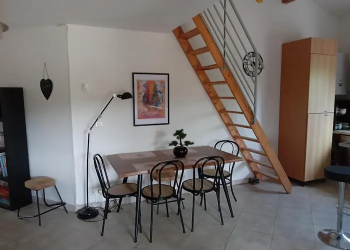 Détente Au Vakantiehuis Nîmes